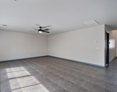 8001 Brienne Dr - Photo Thumbnail 6