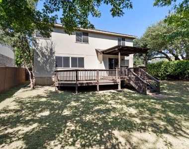 8001 Brienne Dr - Photo Thumbnail 32