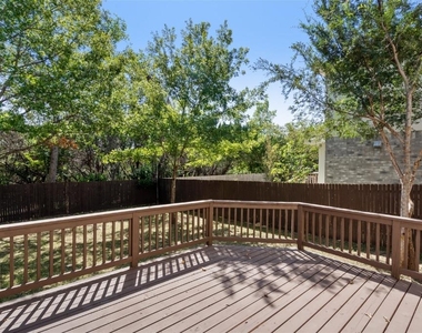 8001 Brienne Dr - Photo Thumbnail 29