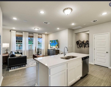 2633 Stone Branch Dr - Photo Thumbnail 5