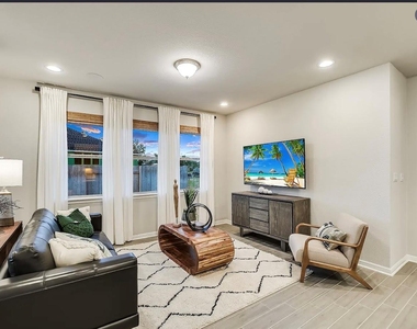2633 Stone Branch Dr - Photo Thumbnail 2