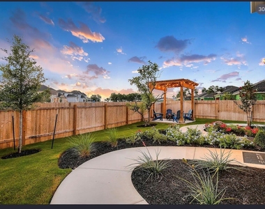 2633 Stone Branch Dr - Photo Thumbnail 25