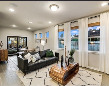 2633 Stone Branch Dr - Photo Thumbnail 3