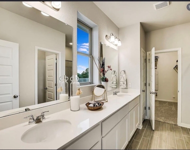 2633 Stone Branch Dr - Photo Thumbnail 14