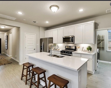 2633 Stone Branch Dr - Photo Thumbnail 8