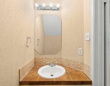 4015 Iriona Bnd - Photo Thumbnail 6