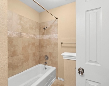 4015 Iriona Bnd - Photo Thumbnail 27