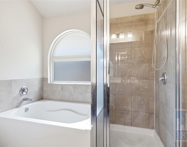 821 Schefer St - Photo Thumbnail 17