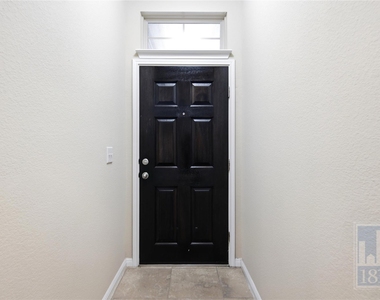 821 Schefer St - Photo Thumbnail 1