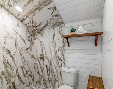 1003 E 39th St - Photo Thumbnail 19