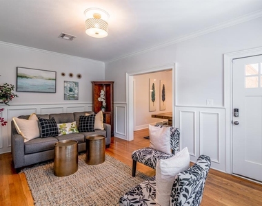 1003 E 39th St - Photo Thumbnail 6