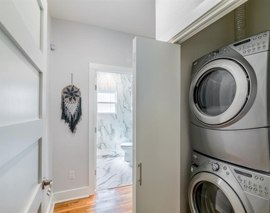 1003 E 39th St - Photo Thumbnail 10