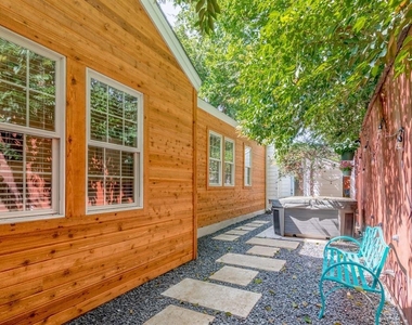 1003 E 39th St - Photo Thumbnail 14