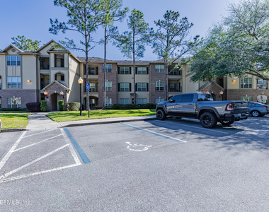 7800 Point Meadows Drive - Photo Thumbnail 4