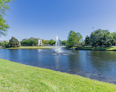 7800 Point Meadows Drive - Photo Thumbnail 24