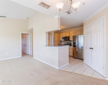7800 Point Meadows Drive - Photo Thumbnail 10