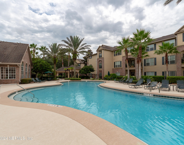 7800 Point Meadows Drive - Photo Thumbnail 27