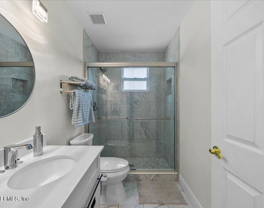 11179 Bentley Trace Lane E - Photo Thumbnail 17