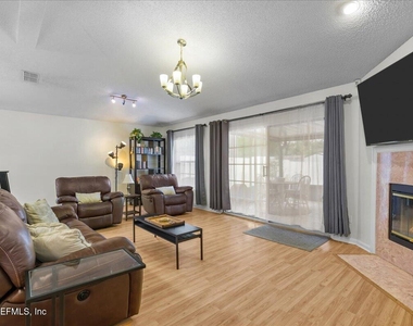 11179 Bentley Trace Lane E - Photo Thumbnail 5