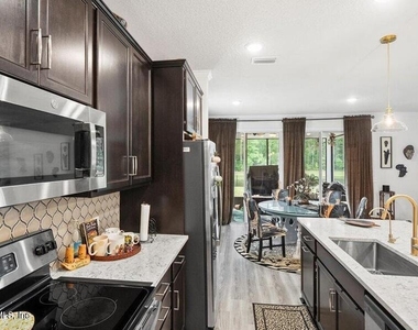 11442 Eagle Vail Court - Photo Thumbnail 7