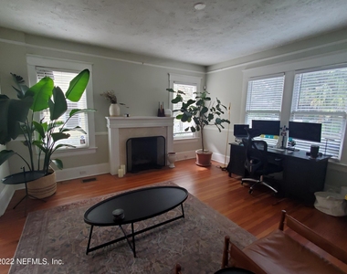 2846 Sydney Street - Photo Thumbnail 3