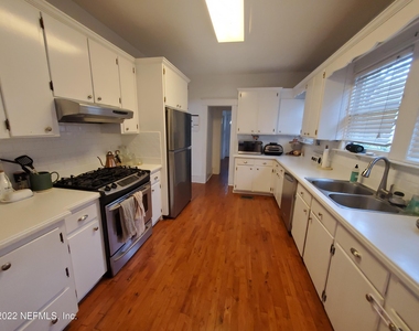 2846 Sydney Street - Photo Thumbnail 11