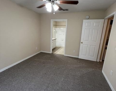 13700 Richmond Park Drive - Photo Thumbnail 24