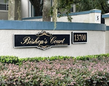 13700 Richmond Park Drive - Photo Thumbnail 1