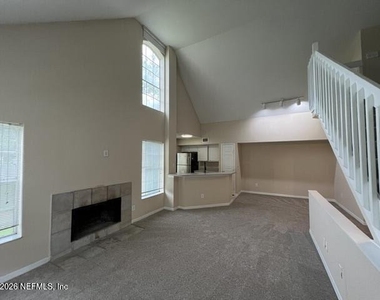 13700 Richmond Park Drive - Photo Thumbnail 11