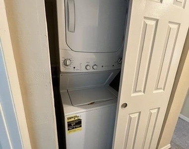 13700 Richmond Park Drive - Photo Thumbnail 20