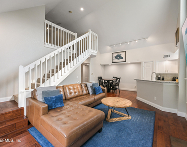 13703 Richmond Park Drive - Photo Thumbnail 12