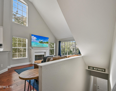 13703 Richmond Park Drive - Photo Thumbnail 3