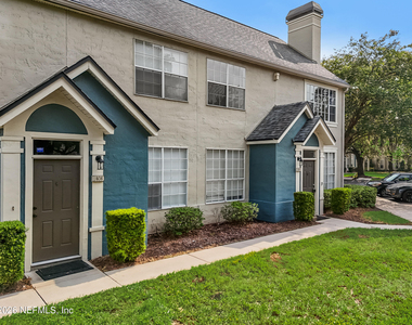 13703 Richmond Park Drive - Photo Thumbnail 1