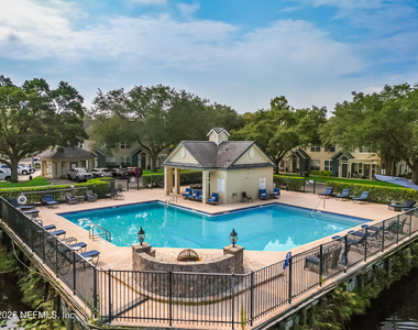 13703 Richmond Park Drive - Photo Thumbnail 27