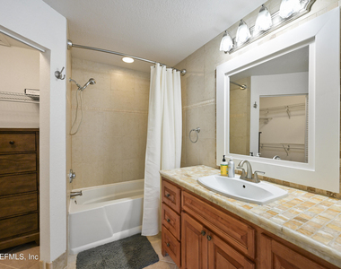 13703 Richmond Park Drive - Photo Thumbnail 21