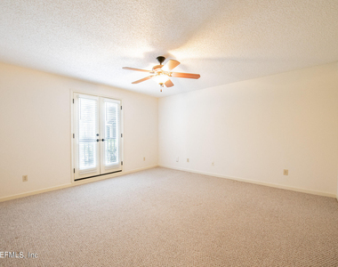 13715 Richmond Park Drive N - Photo Thumbnail 14
