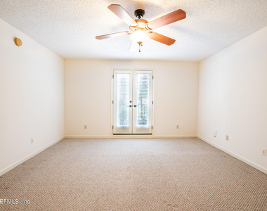 13715 Richmond Park Drive N - Photo Thumbnail 15