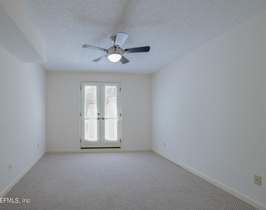 13715 Richmond Park Drive N - Photo Thumbnail 21