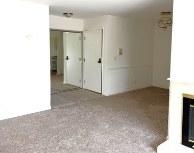 327 Wildberry Court - Photo Thumbnail 3
