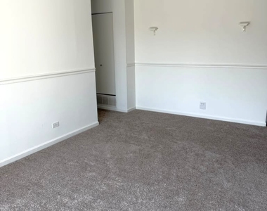 327 Wildberry Court - Photo Thumbnail 12
