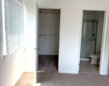 327 Wildberry Court - Photo Thumbnail 13