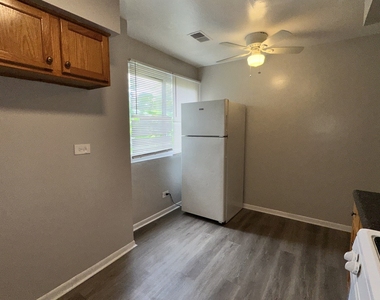 7530 S Saginaw Avenue - Photo Thumbnail 5