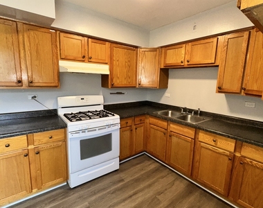 7530 S Saginaw Avenue - Photo Thumbnail 3