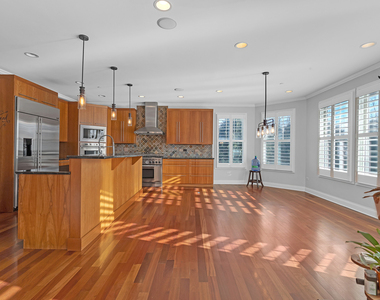 7242 Greywall Court - Photo Thumbnail 8