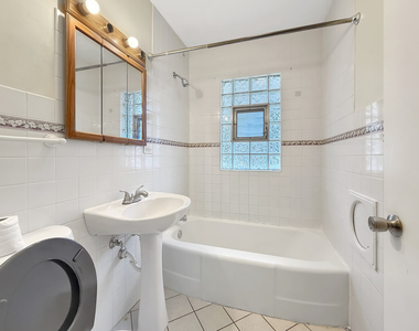 830 N Loomis Street - Photo Thumbnail 9