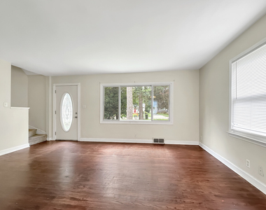 830 N Loomis Street - Photo Thumbnail 2