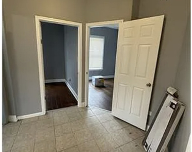 6444 S Eberhart Avenue - Photo Thumbnail 16