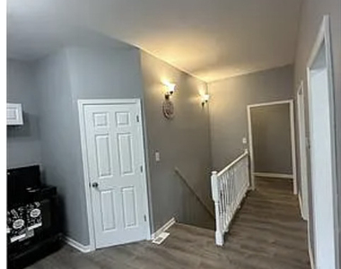 6444 S Eberhart Avenue - Photo Thumbnail 5