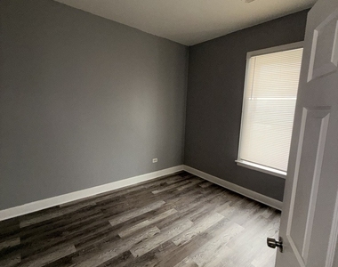 6444 S Eberhart Avenue - Photo Thumbnail 32