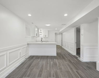3934 N Sawyer Avenue - Photo Thumbnail 7